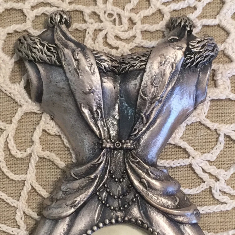 Victorian Style Ballgown Photo Frame Ganz